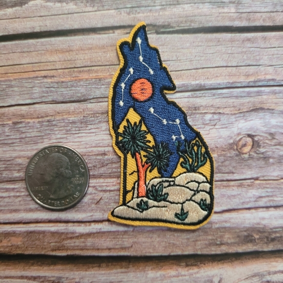 3/13$  Coyote Wolf Desert Scene Wilderness Outdoors Camping Embroidered Patch. - Picture 2 of 2